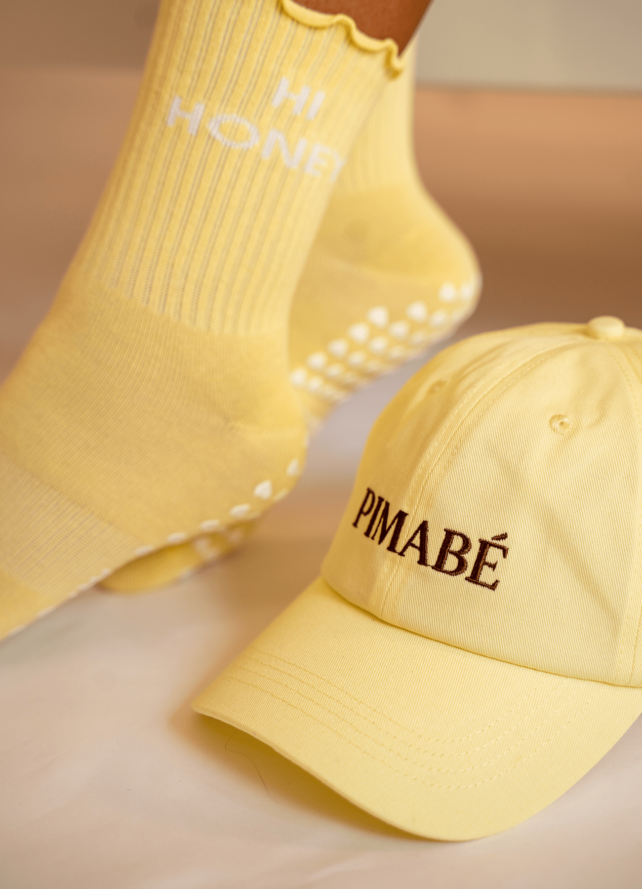 PIMABÉ Butteryellow von Pimabé – Cap für Reformer Pilates, – pilatessocken grippysocks pilates reformerpilates